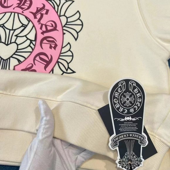 Chrome Heartspink horseshoe hoodie - Picture 3 of 6